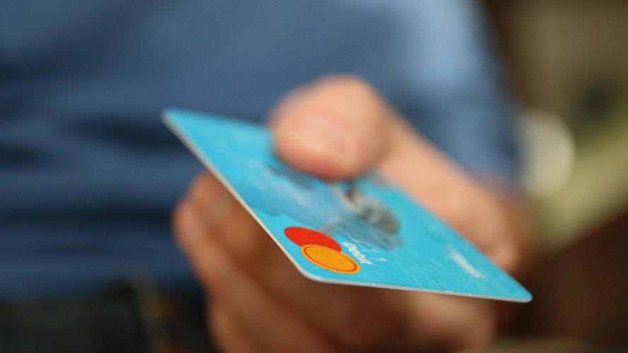 Mercado de máquinas de cartão de crédito cresce no Brasil