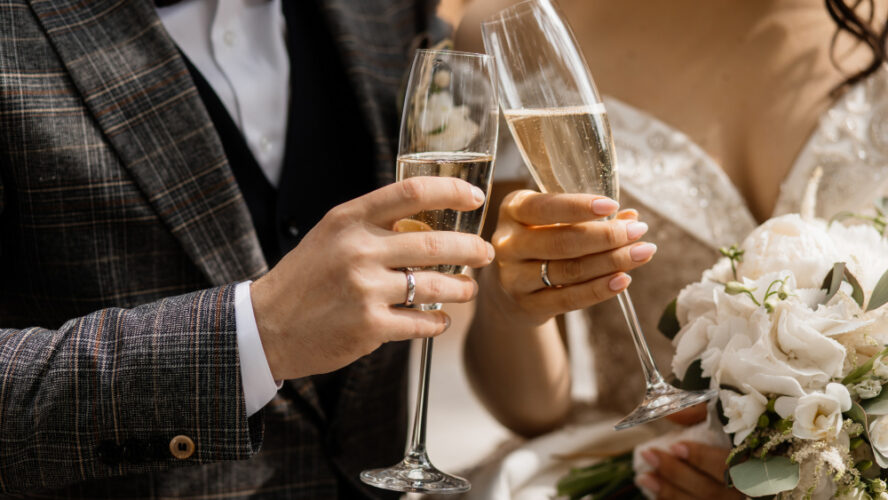 Qual é a importância dos brindes personalizados num casamento?
