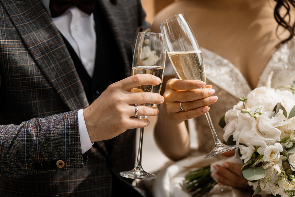 Qual é a importância dos brindes personalizados num casamento?