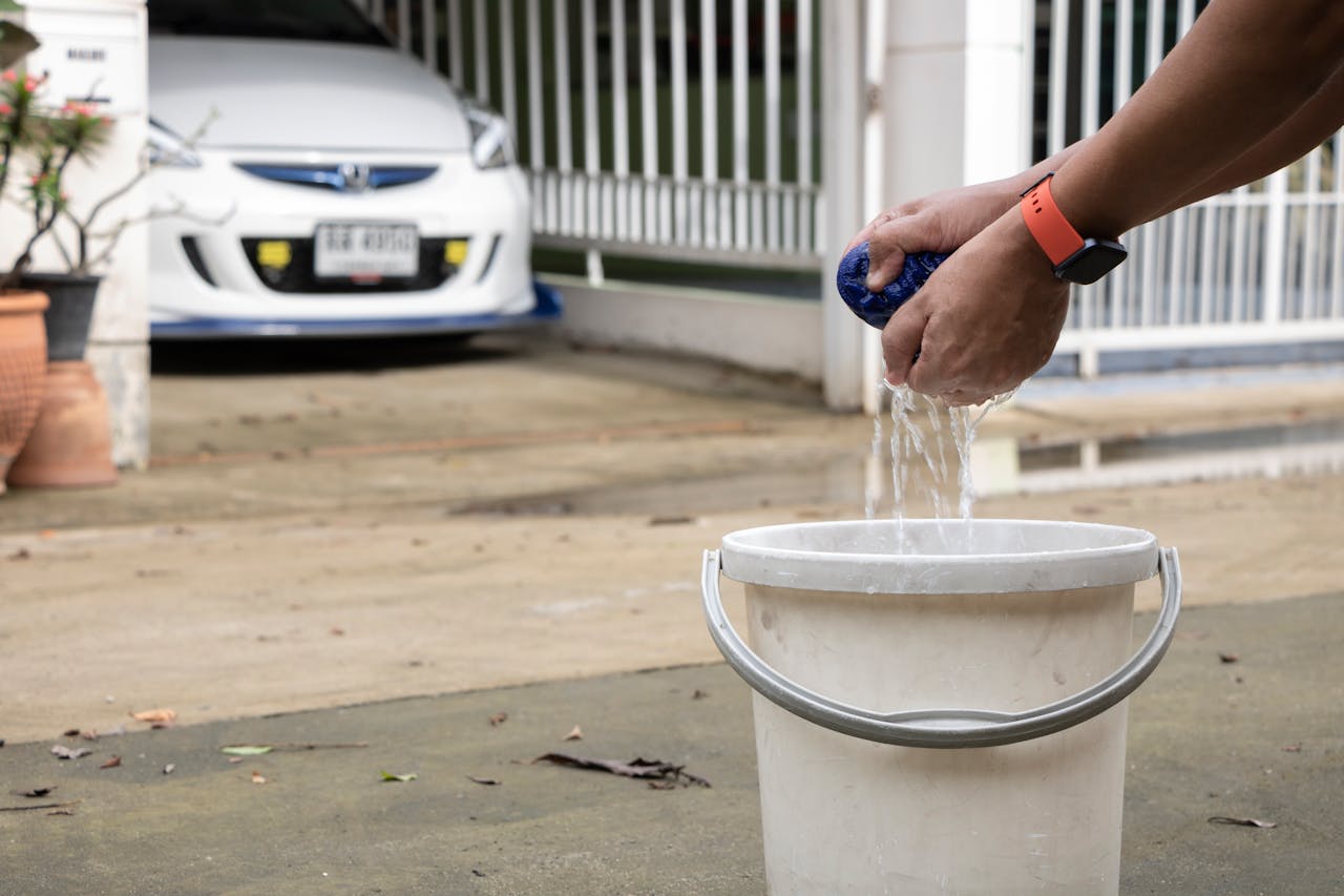 Como desentupir ralos de garagem e evitar mau cheiro
